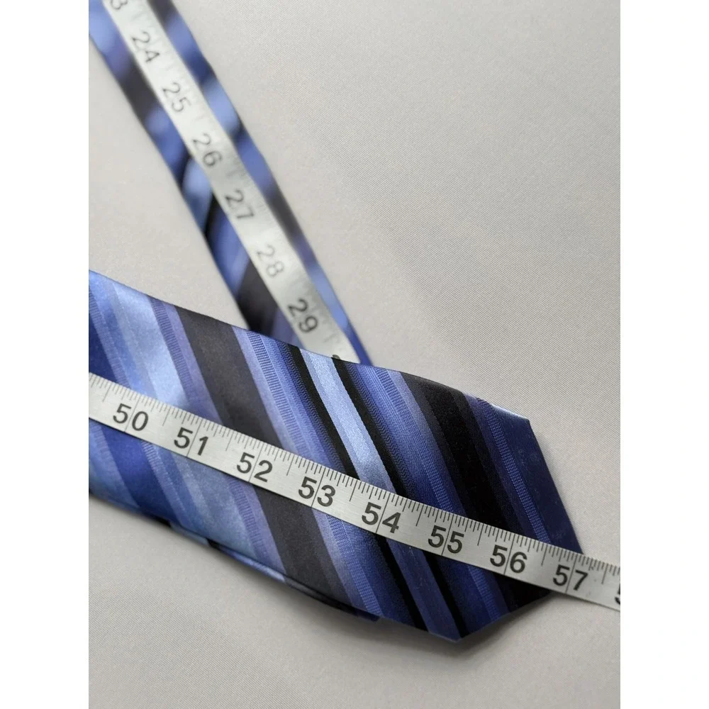 Kenneth Cole Shades Of Blue Men's Silk Necktie 57
